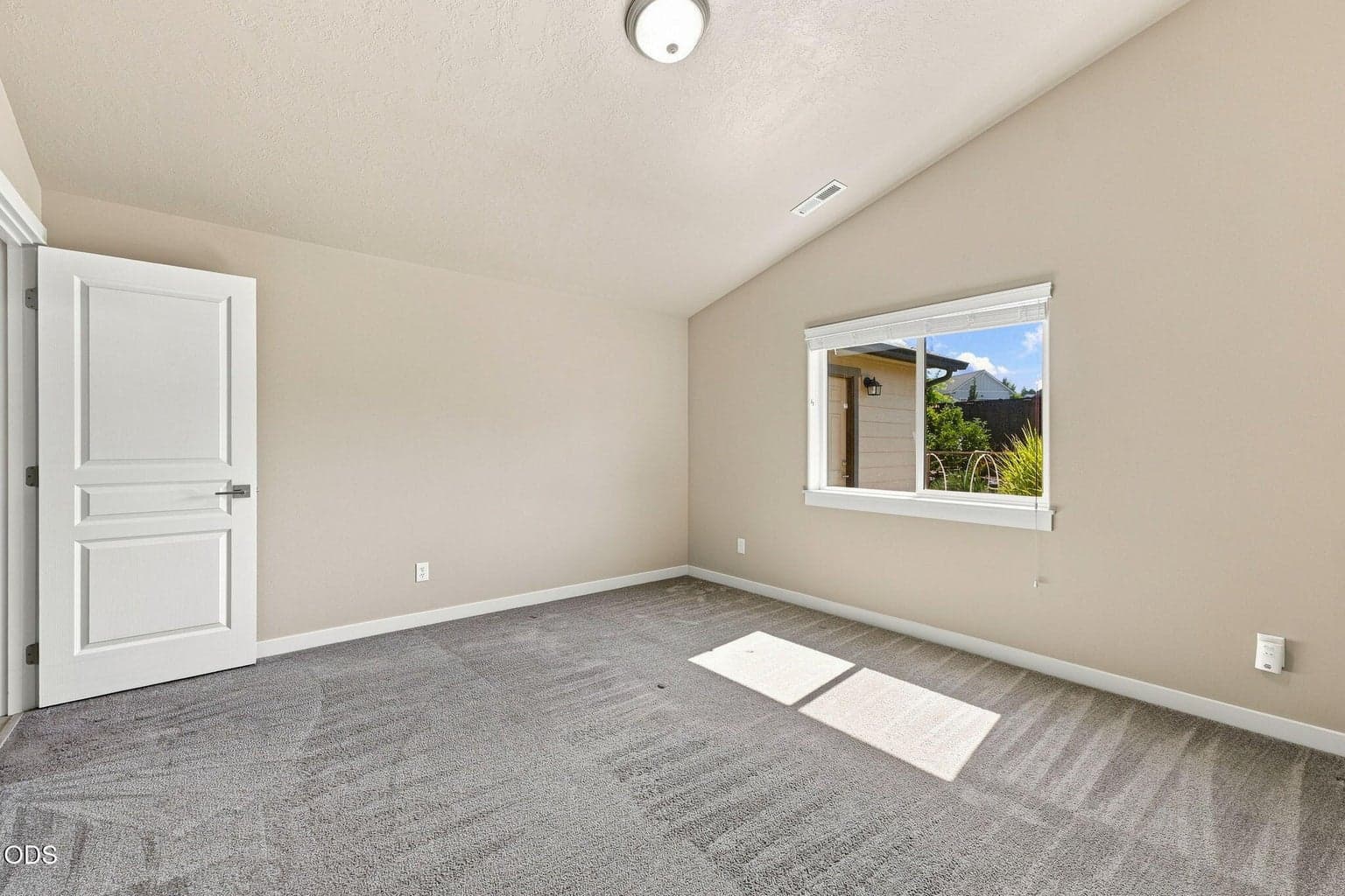Photo of 2555 SW 43rd Place 28 of 48
