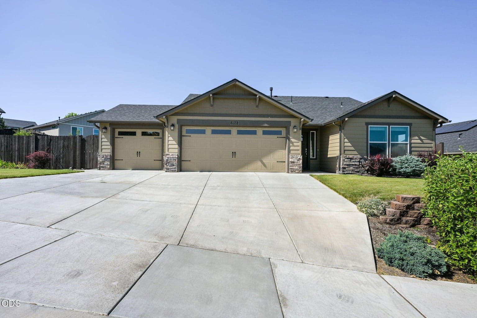 Photo of 2555 SW 43rd Place 31 of 48