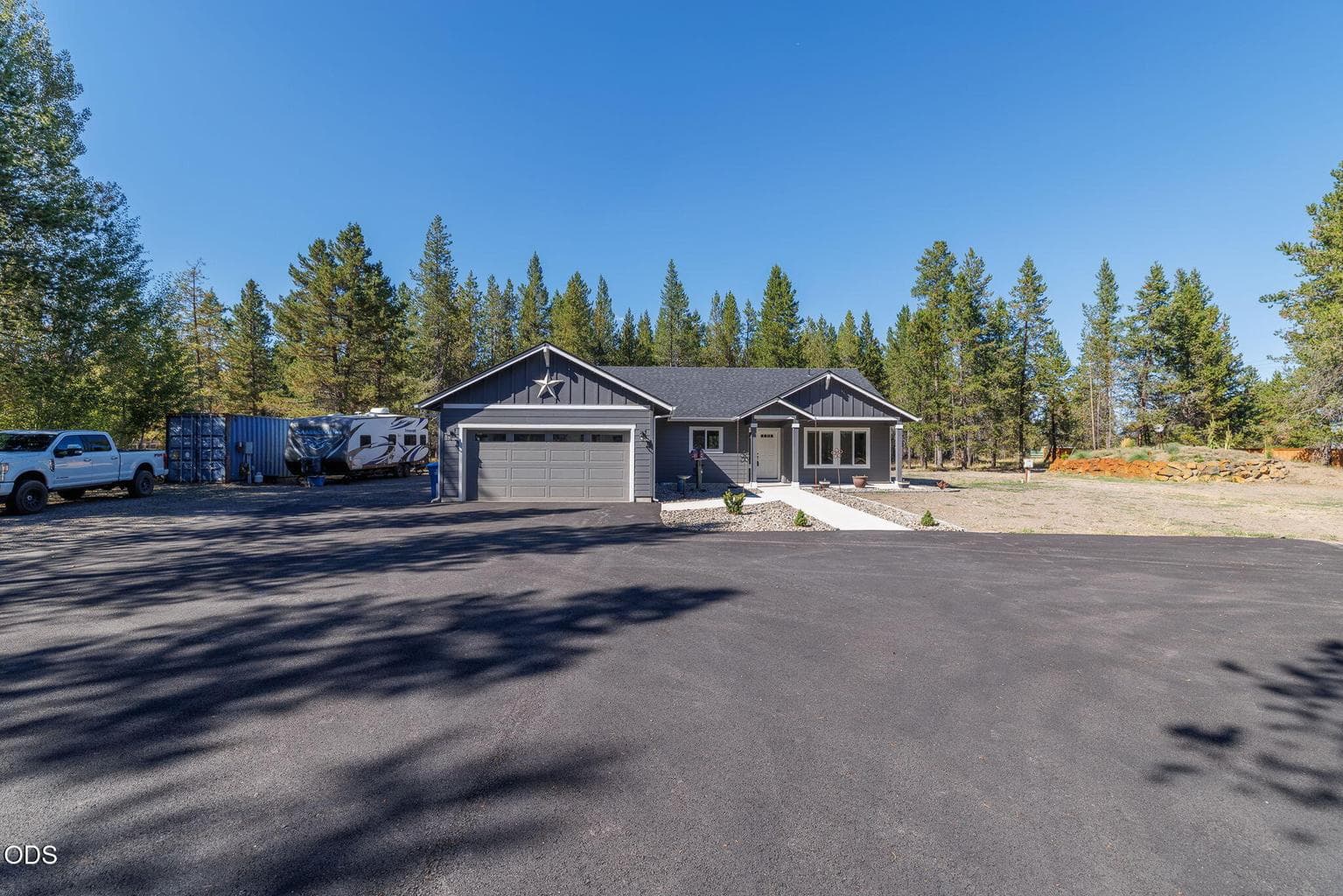 Photo of 17450 MEADOW Way 2 of 48