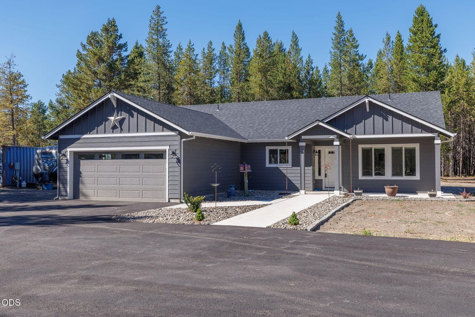 Photo of 17450 MEADOW Way 3 of 48