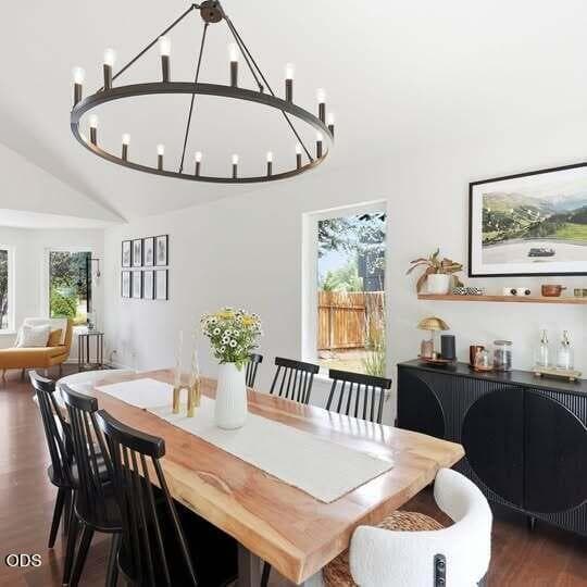Photo of 3153 Cromwell Court 2 of 24