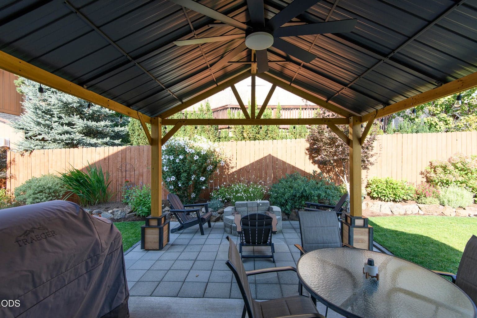 Photo of 2745 SW 32nd Street 6 of 32