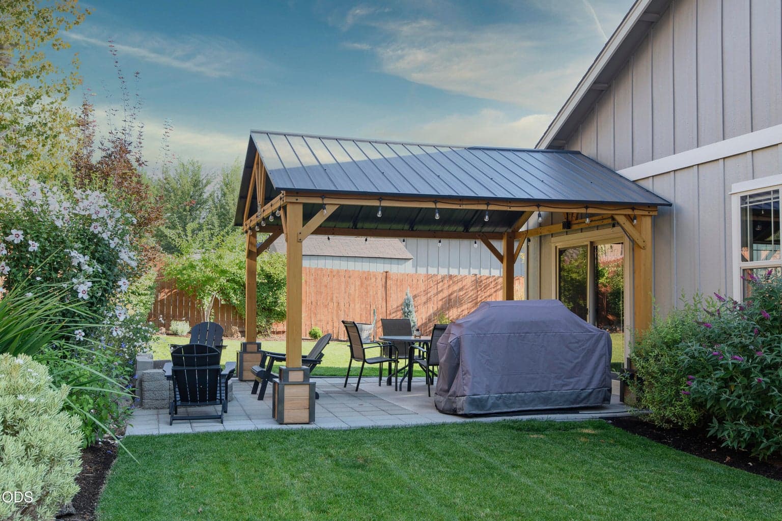 Photo of 2745 SW 32nd Street 4 of 32