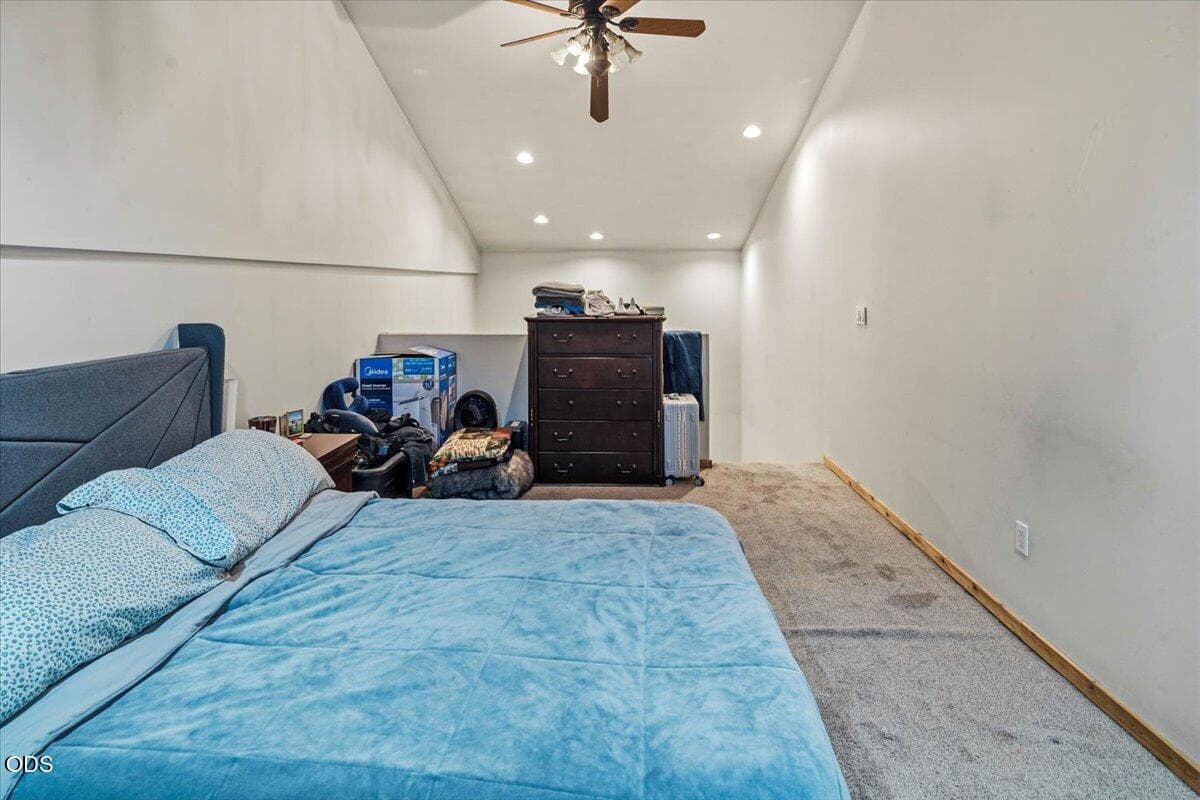 Photo of 54690 Pinewood Avenue 30 of 34