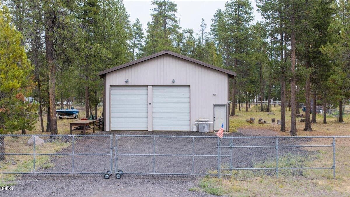 Photo of 54690 Pinewood Avenue 22 of 34