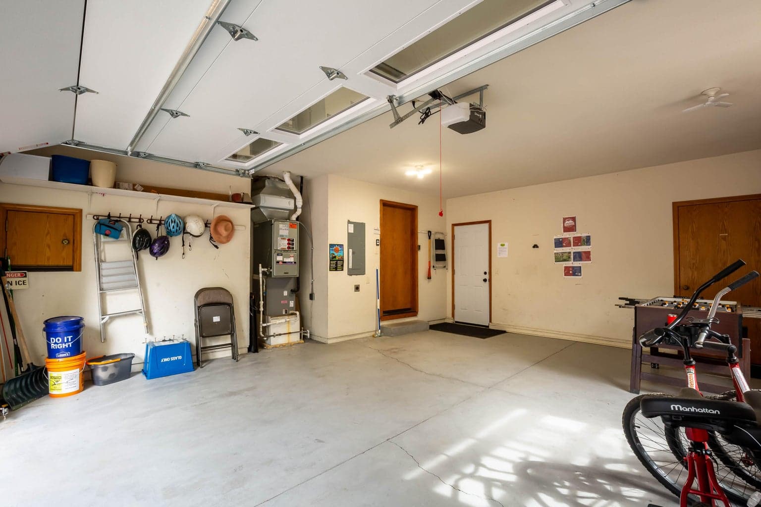 Don't miss the huge storage shed off the backside of the garage!
