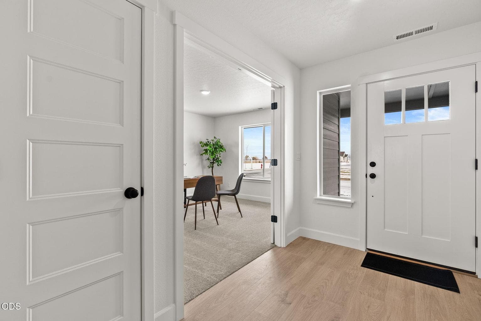 Photo of 465 NW Monte Vista Avenue 5 of 35