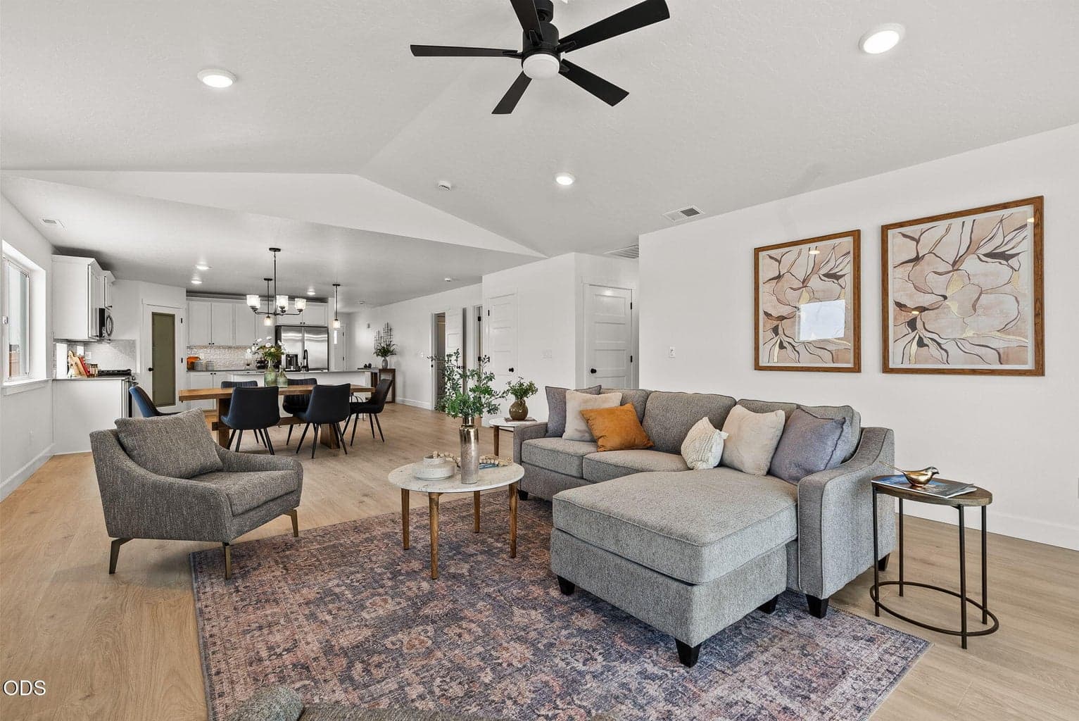 Photo of 465 NW Monte Vista Avenue 21 of 35