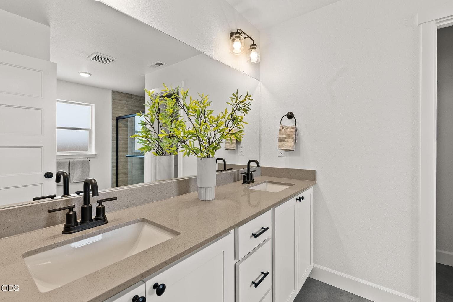 Photo of 465 NW Monte Vista Avenue 25 of 35
