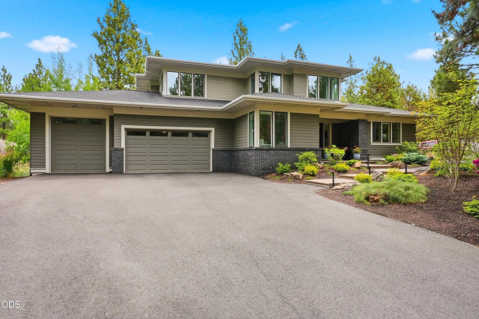 Photo of 2966 Meldrum Court 1 of 52