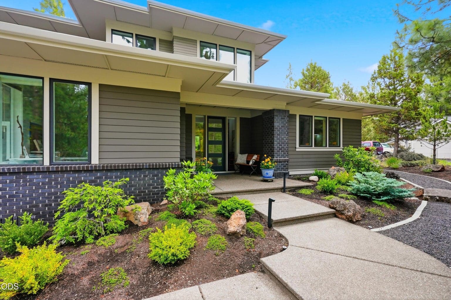 Photo of 2966 Meldrum Court 3 of 52
