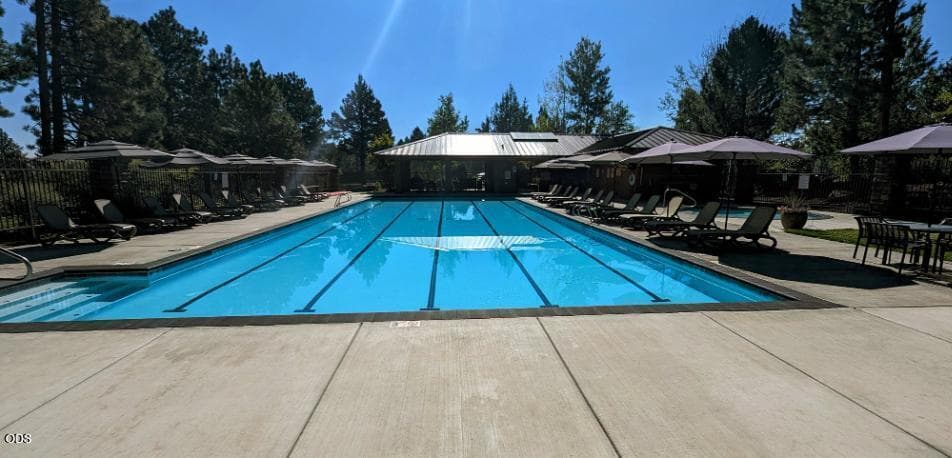 Broken Top Swimming Pool
Optional Broken Top Sport Memberships include use of the community swimming pool
