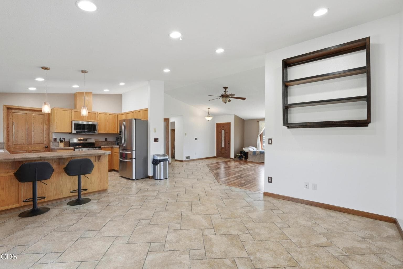 Photo of 4285 NE Butler Avenue 6 of 30