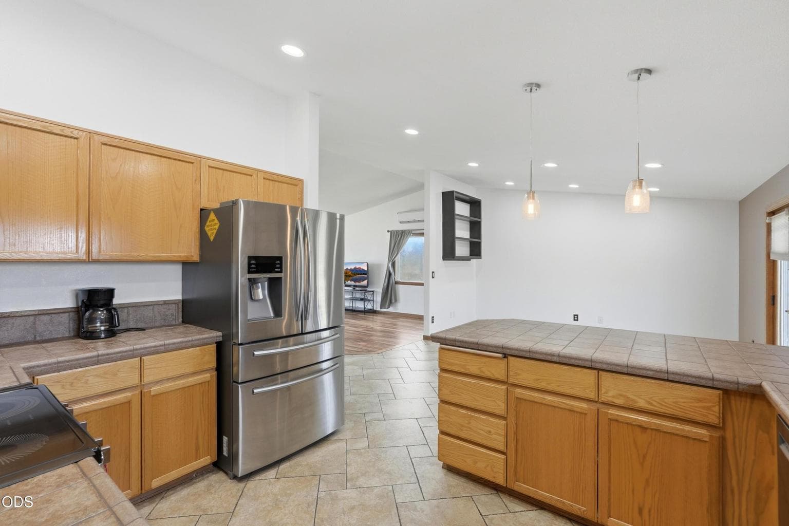Photo of 4285 NE Butler Avenue 11 of 30