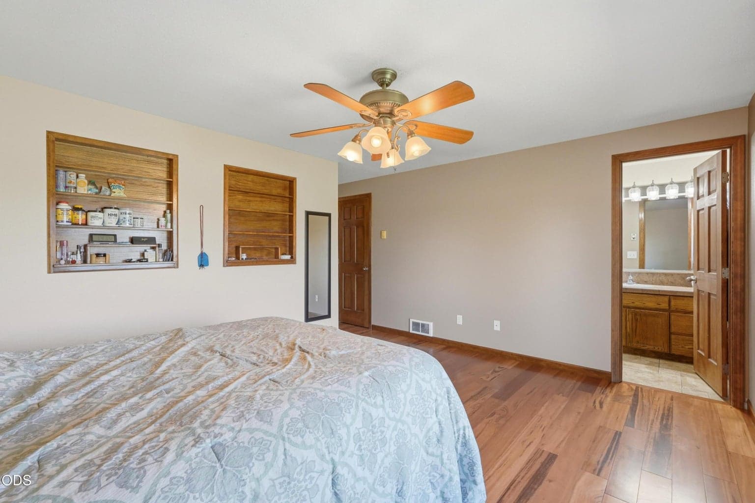Primary suite