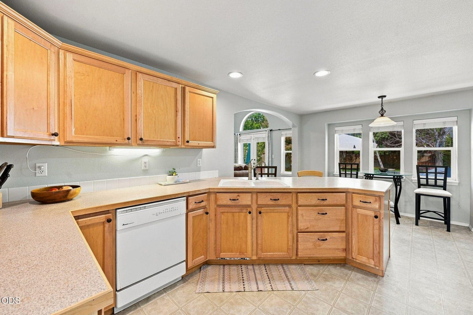 Photo of 2067 Poplar Place 2 of 44