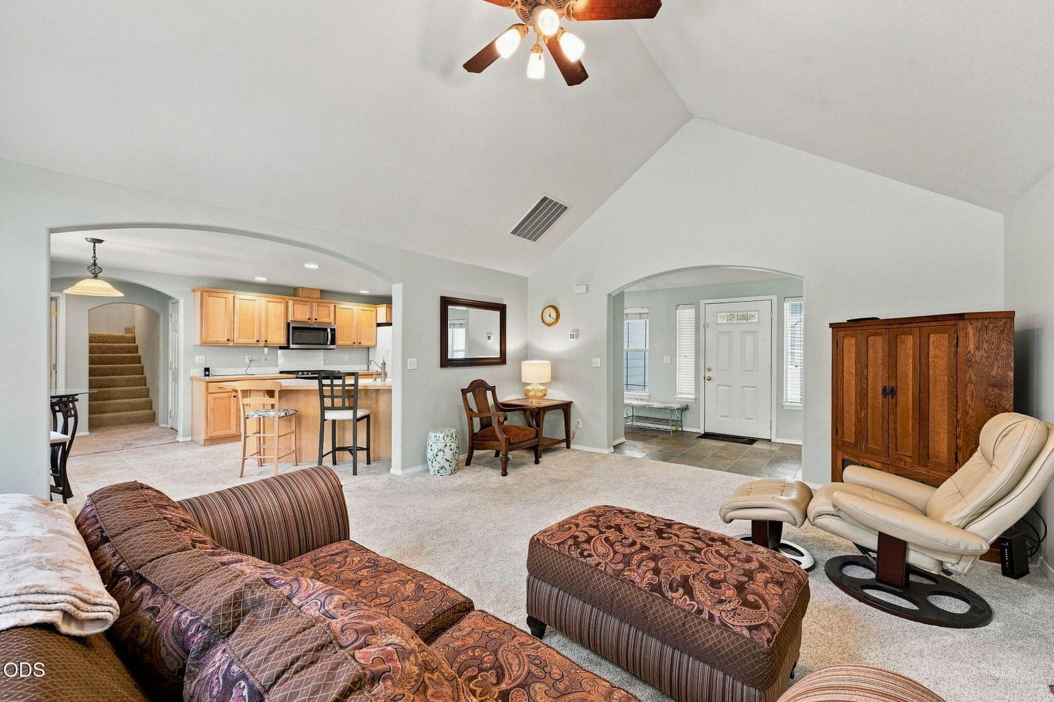 Photo of 2067 NW Poplar Place 6 of 44