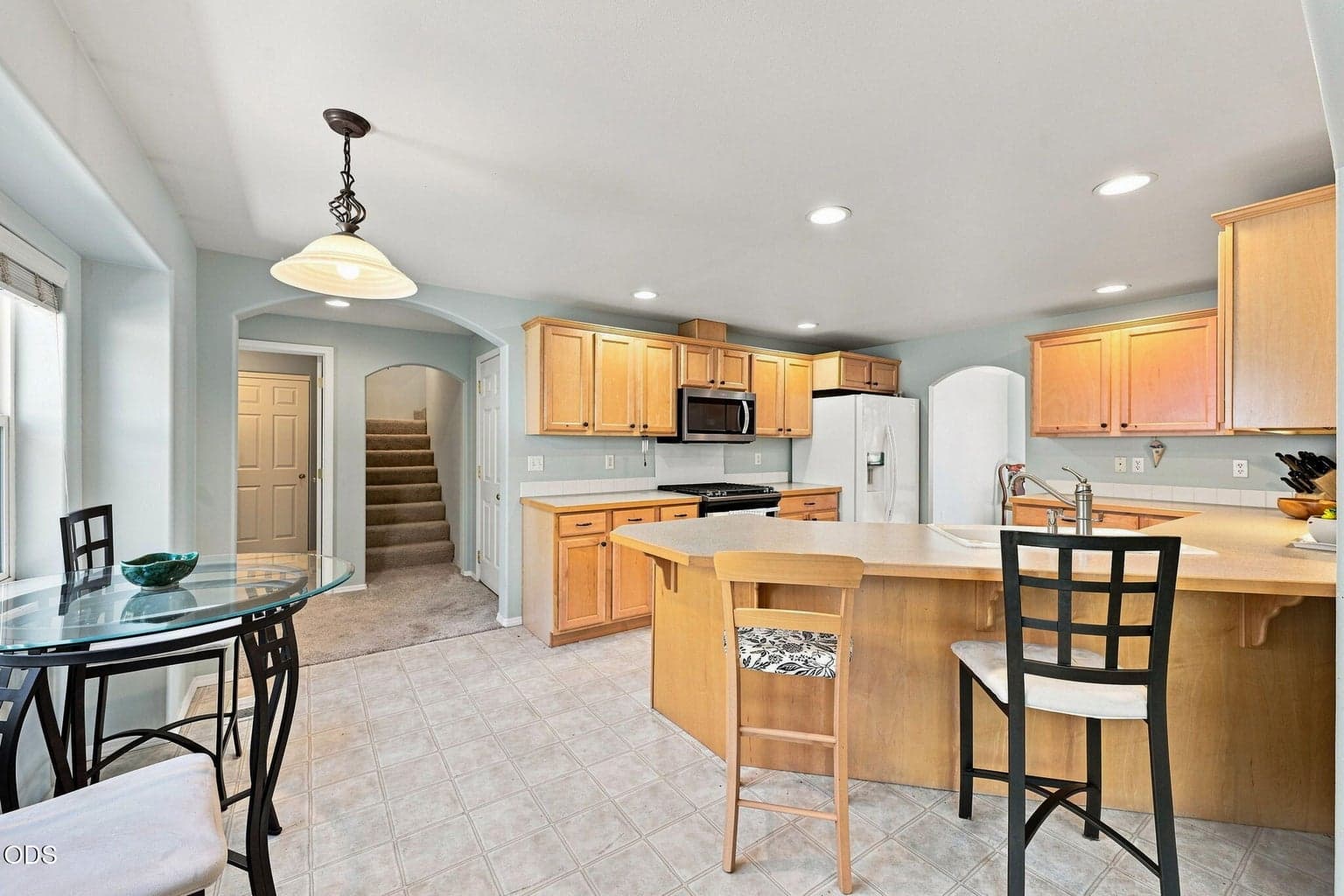 Photo of 2067 NW Poplar Place 7 of 44