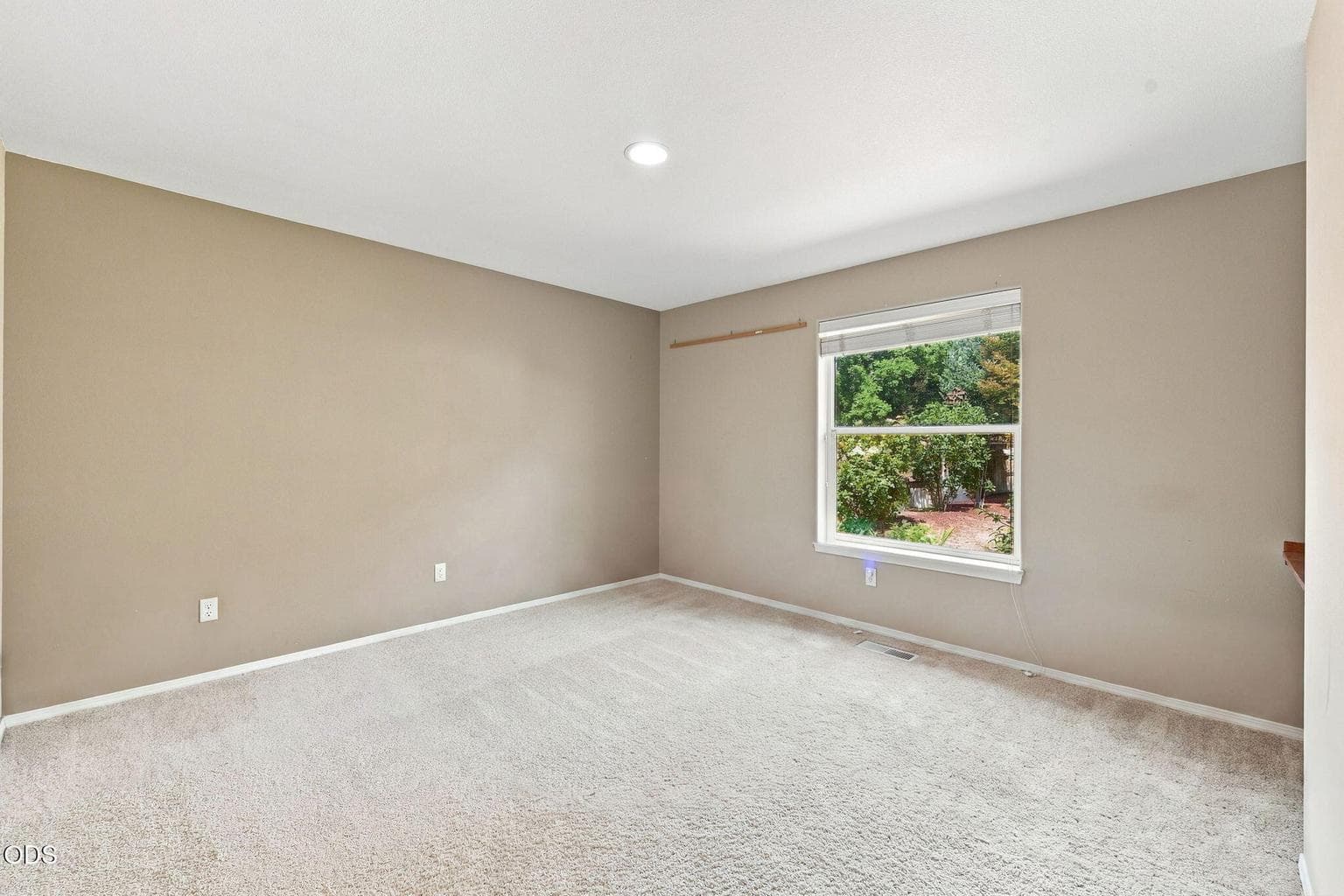 Photo of 2067 NW Poplar Place 25 of 44