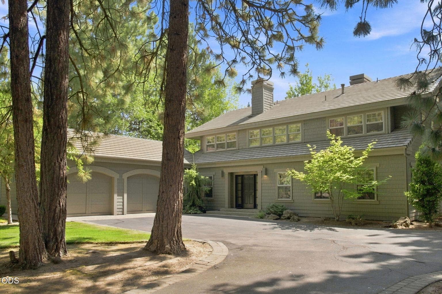 Photo of 61866 Bunker Hill Court 1 of 45