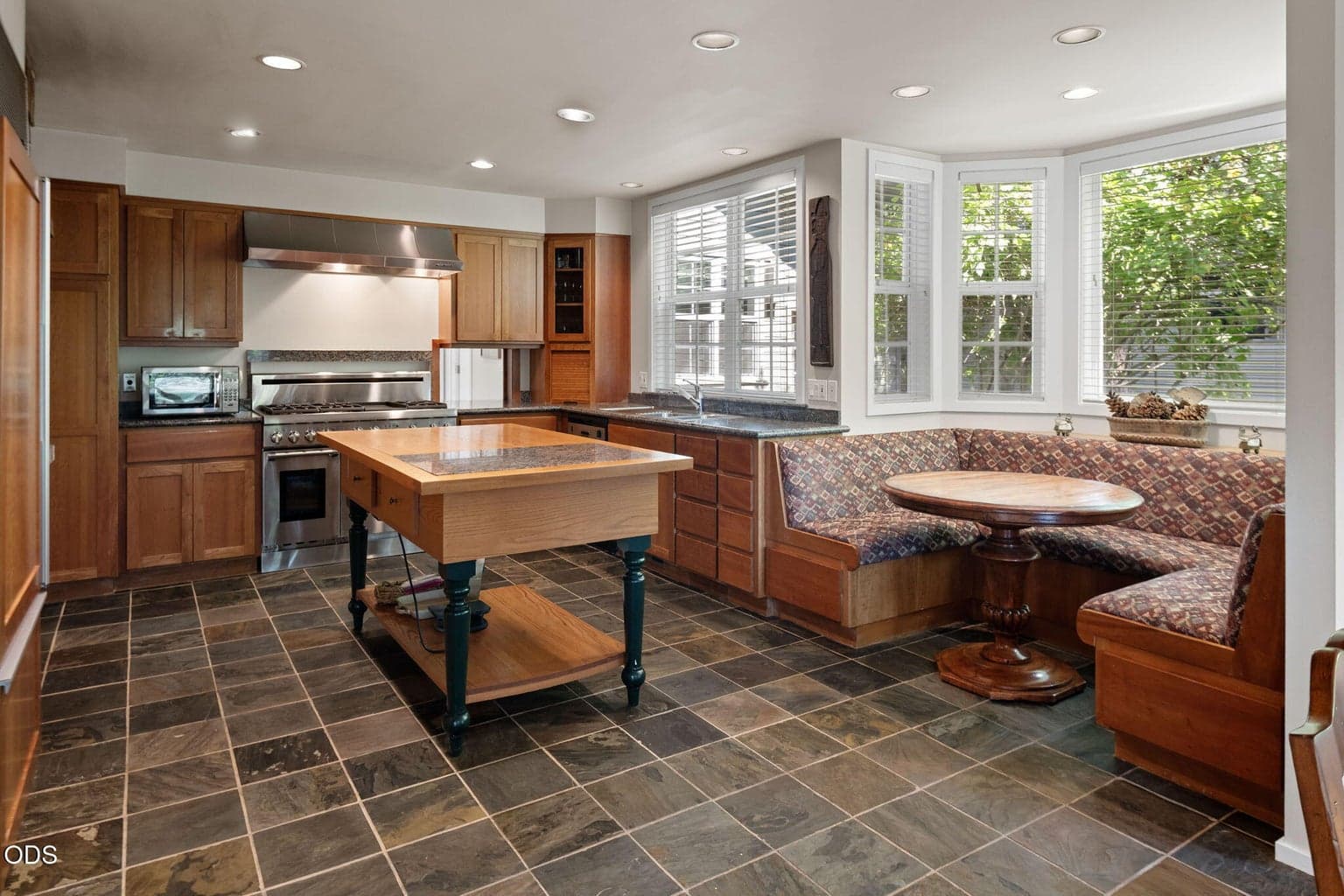 Photo of 61866 Bunker Hill Court 15 of 45