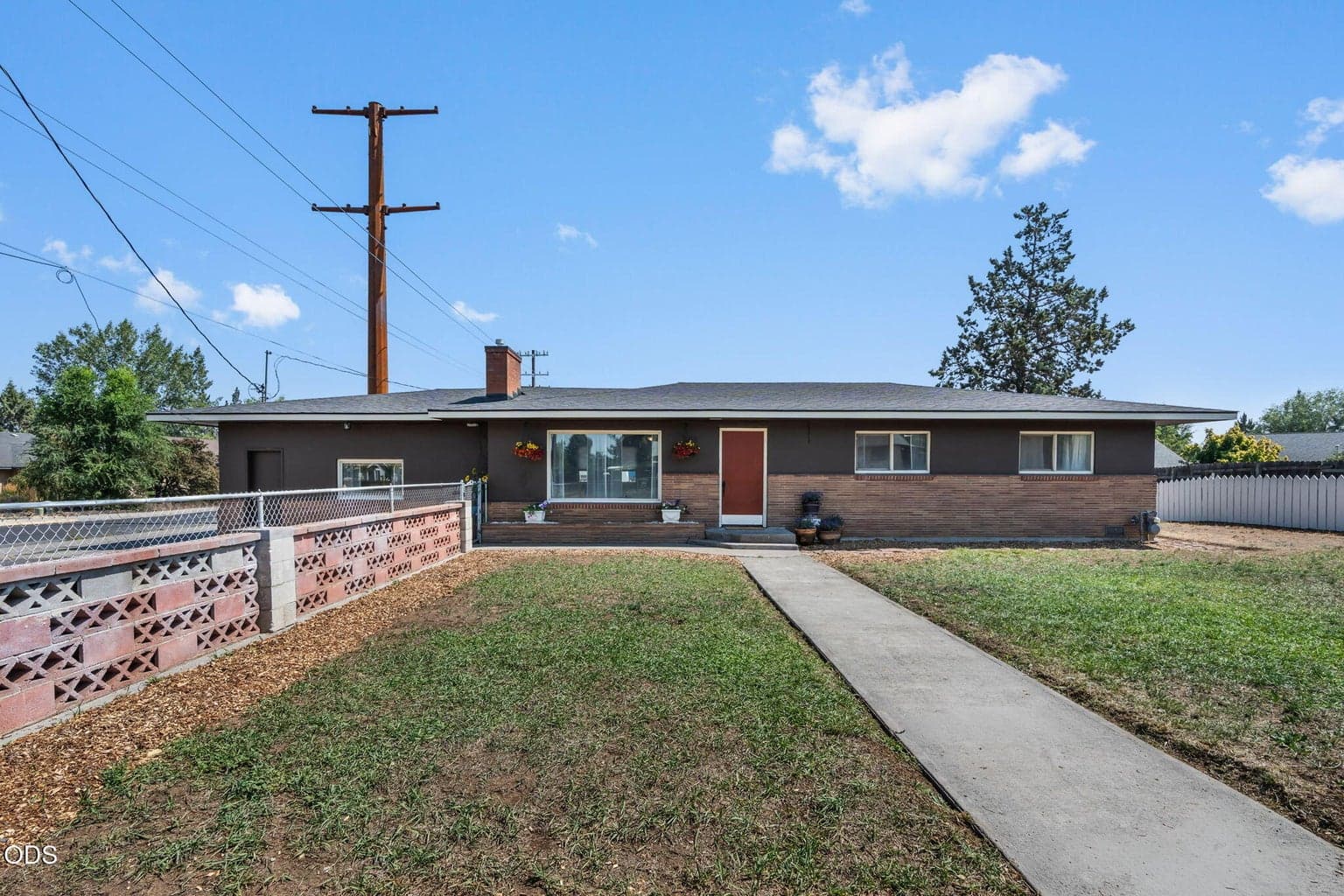 Photo of 1516 23rd Street 1 of 23