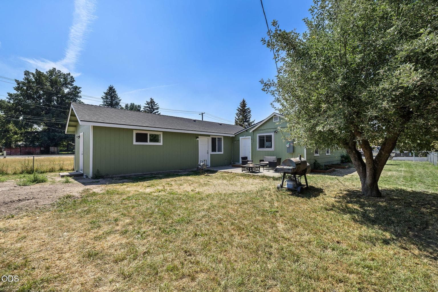 Photo of 834 NW Ewen Street 3 of 41