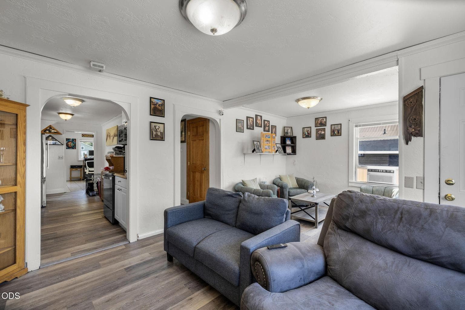 Photo of 834 NW Ewen Street 10 of 41