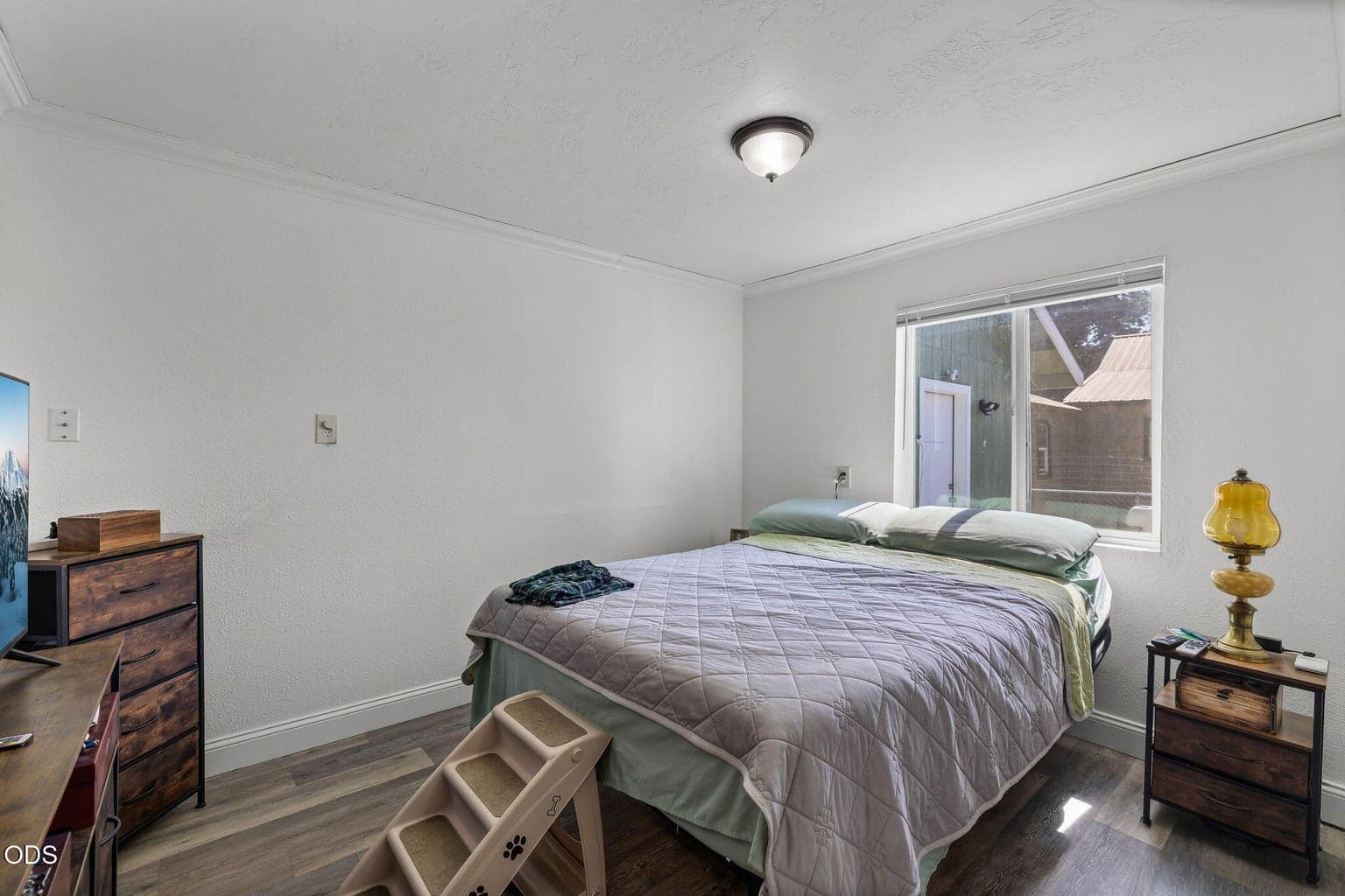Photo of 834 NW Ewen Street 13 of 41