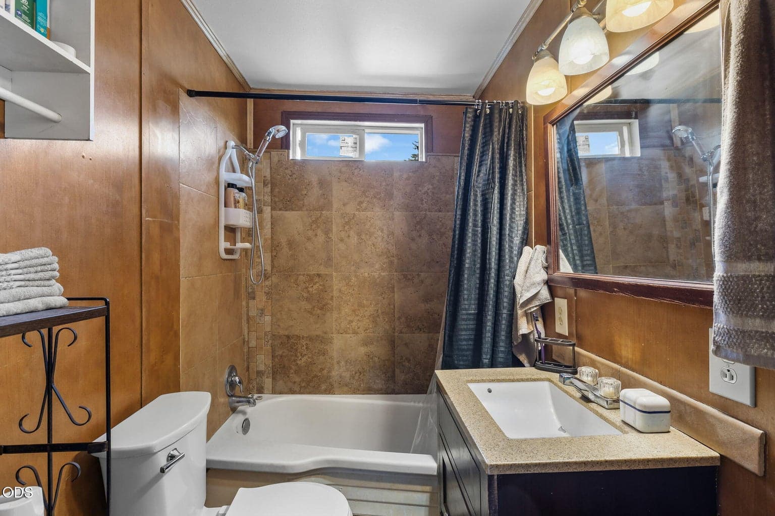 Photo of 834 NW Ewen Street 23 of 41