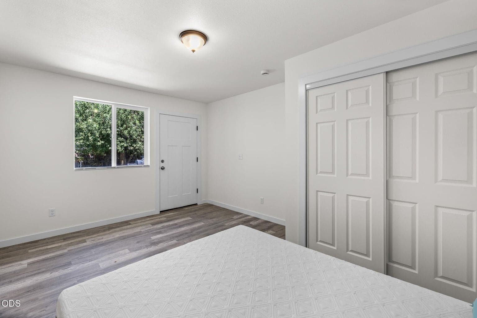 Photo of 834 NW Ewen Street 25 of 41