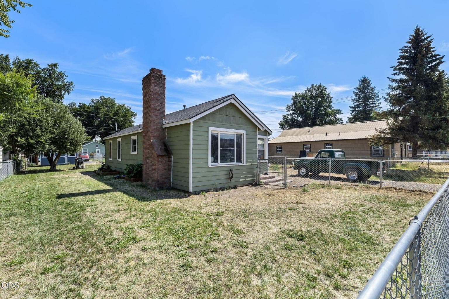 Photo of 834 NW Ewen Street 34 of 41