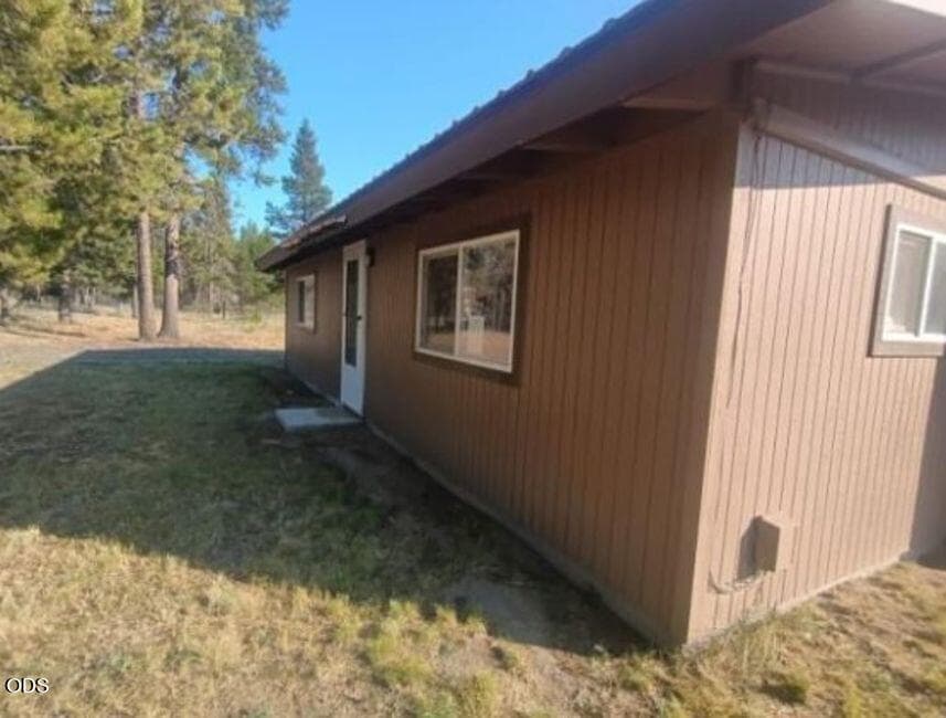 Photo of 52685 Doe Lane 1 of 10