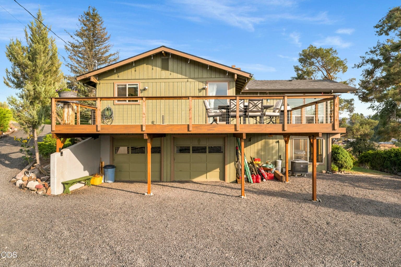 Photo of 2582 Hill Street 4 of 37
