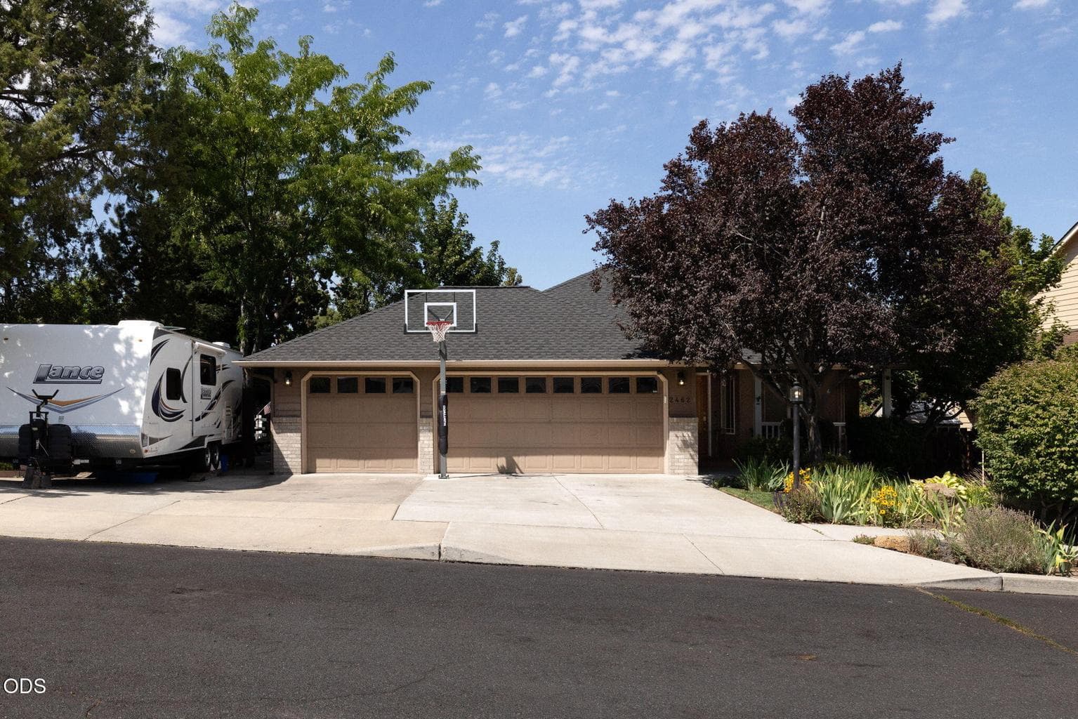 Photo of 2462 Lynda Lane 1 of 42