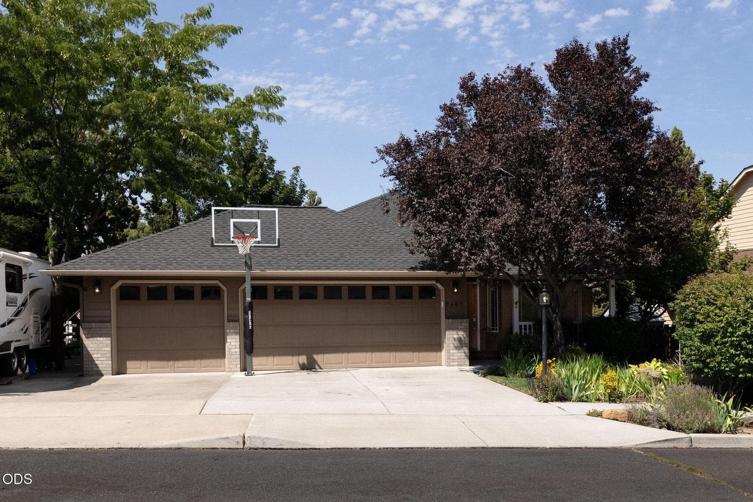 Photo of 2462 NE Lynda Lane 10 of 42