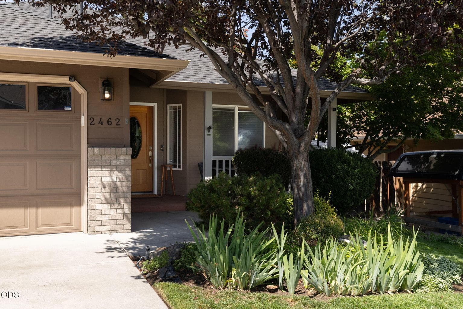 Photo of 2462 NE Lynda Lane 9 of 42