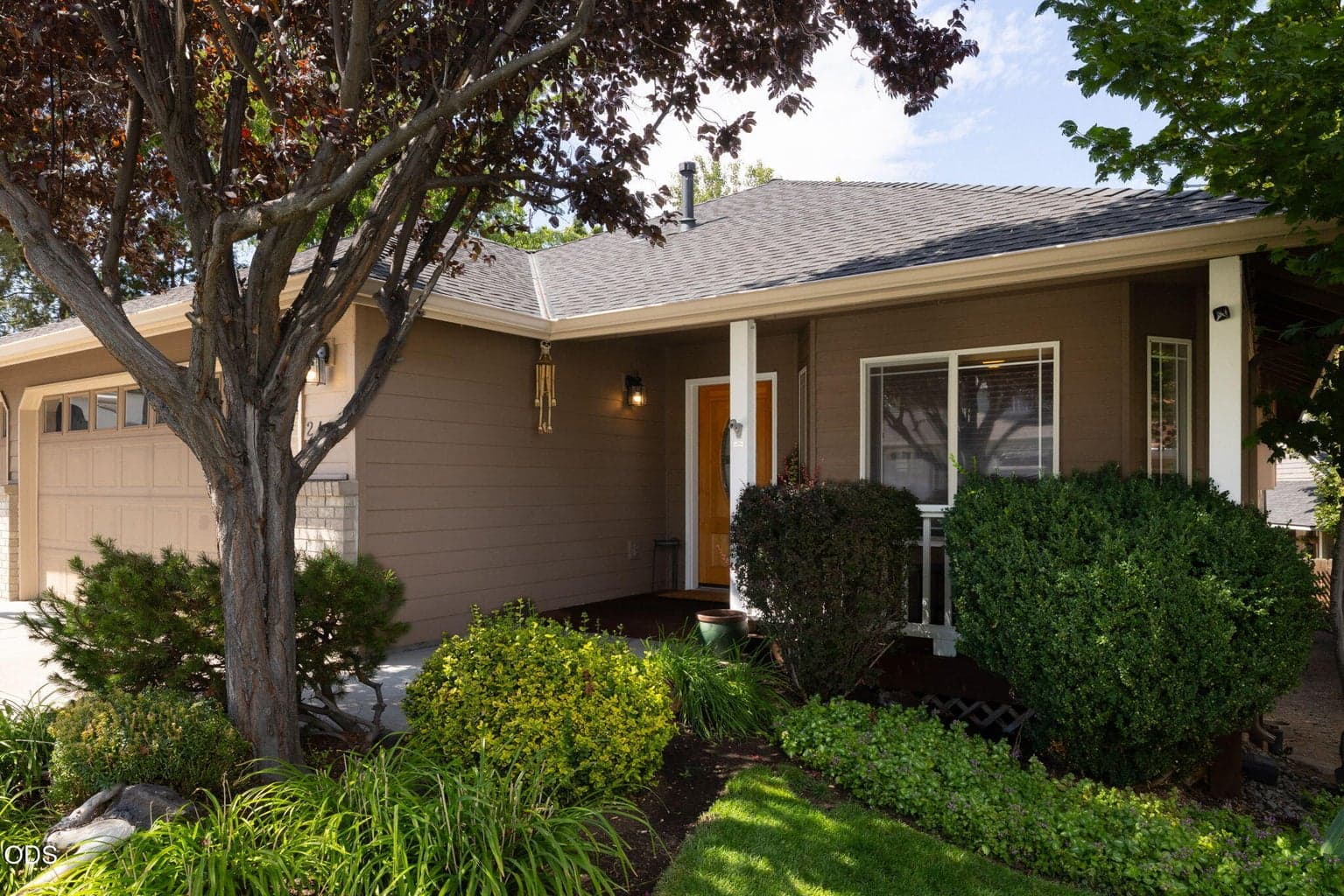 Photo of 2462 Lynda Lane 2 of 42