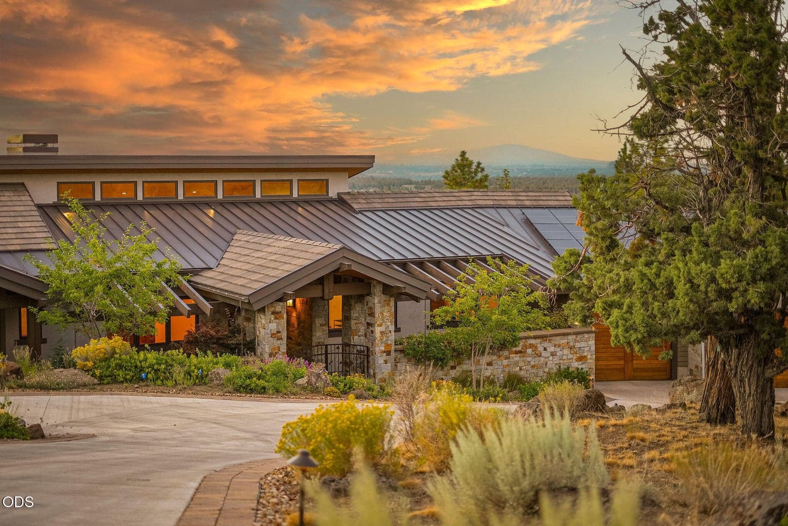 3487 Greenleaf Way