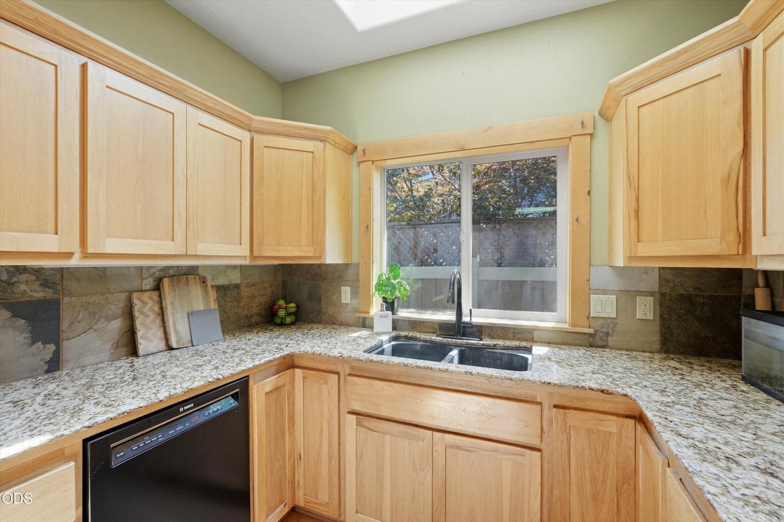 Photo of 61390 Merriewood Court 9 of 34