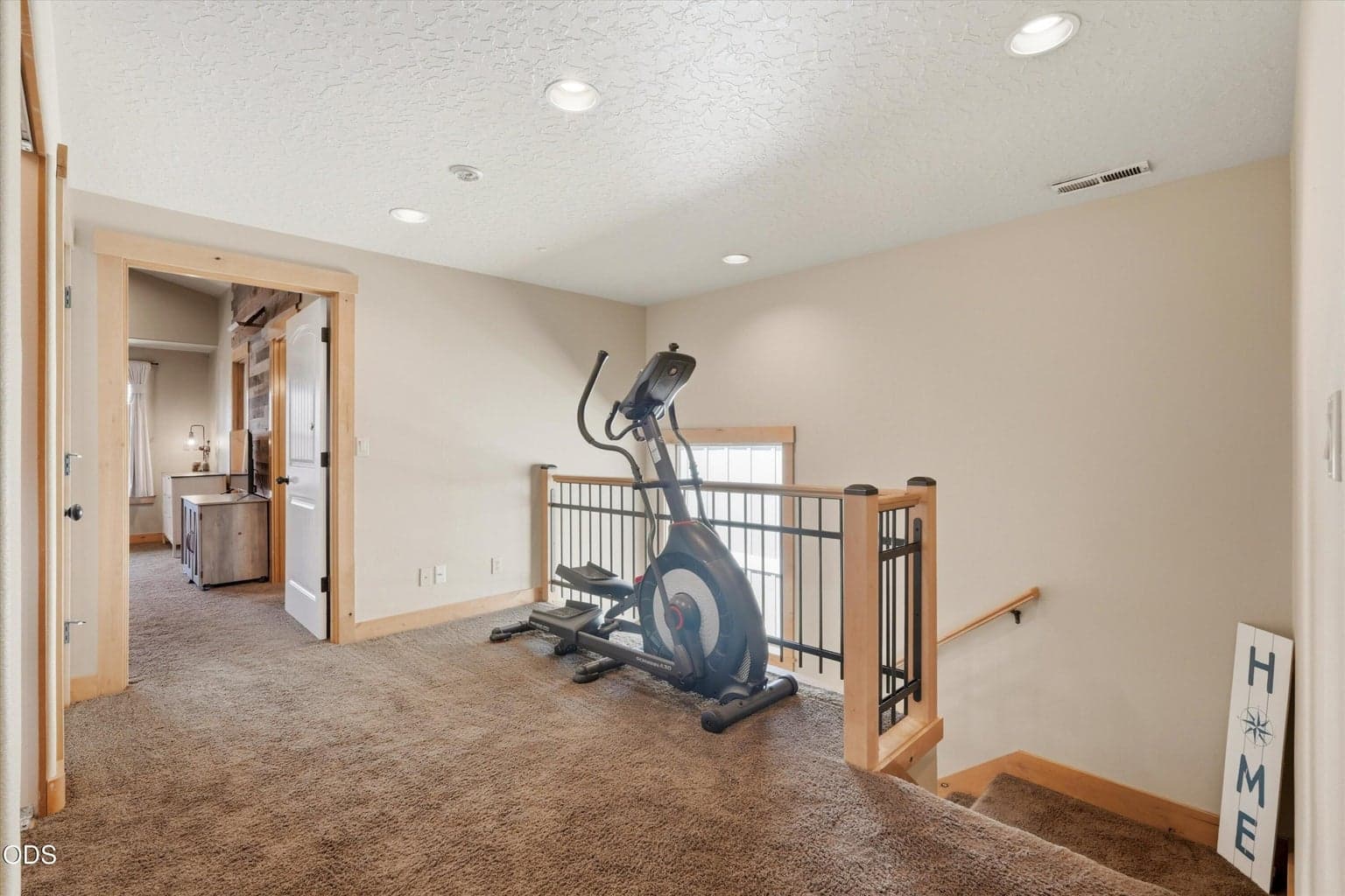 Photo of 61390 Merriewood Court 10 of 34