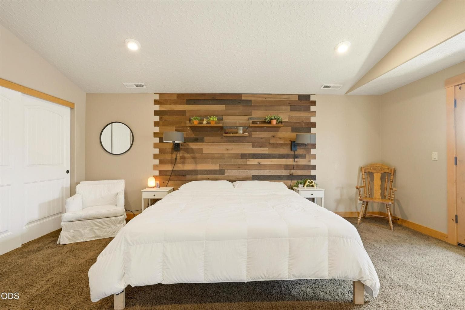 Photo of 61390 Merriewood Court 12 of 34