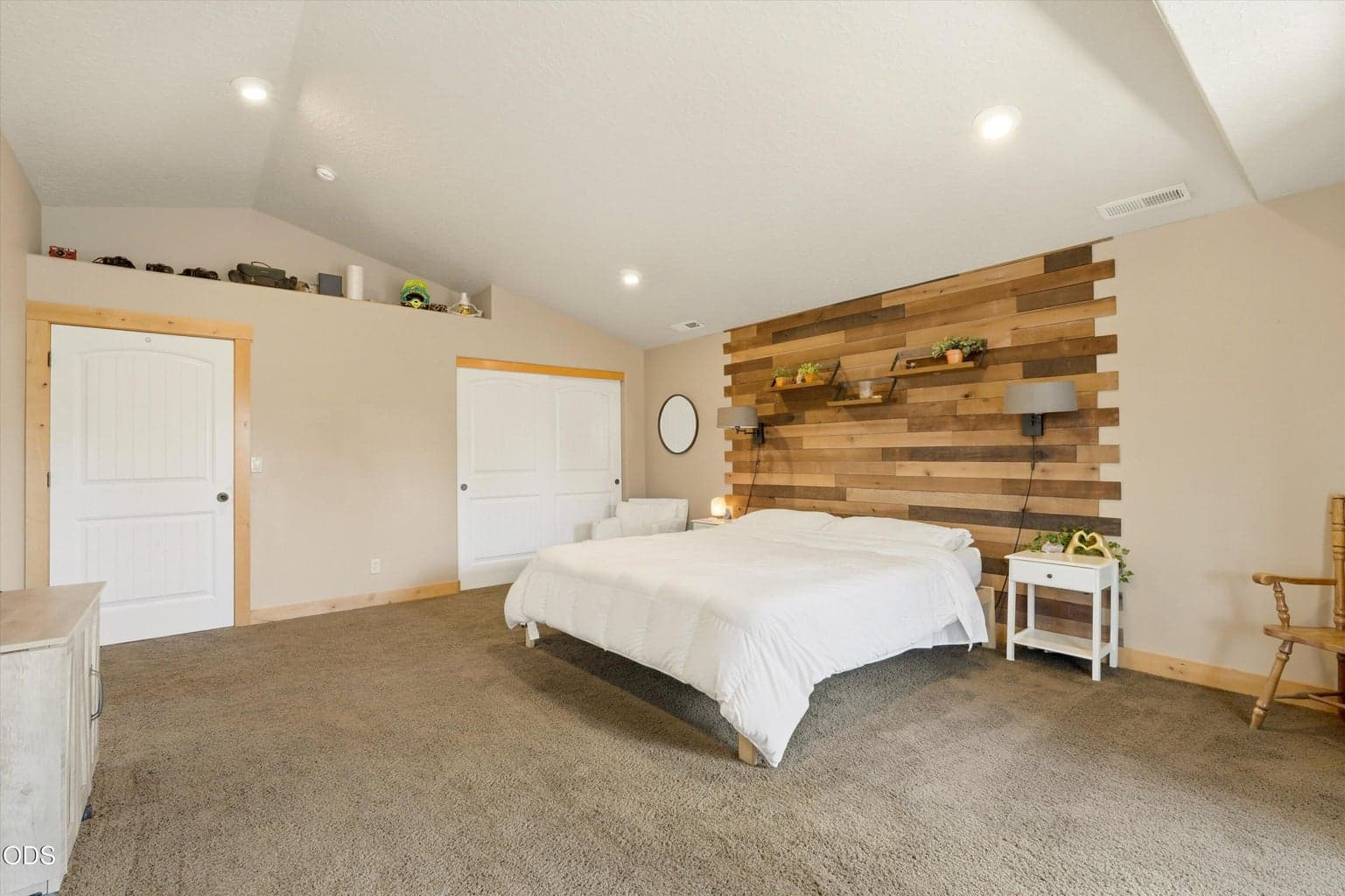 Photo of 61390 Merriewood Court 14 of 34