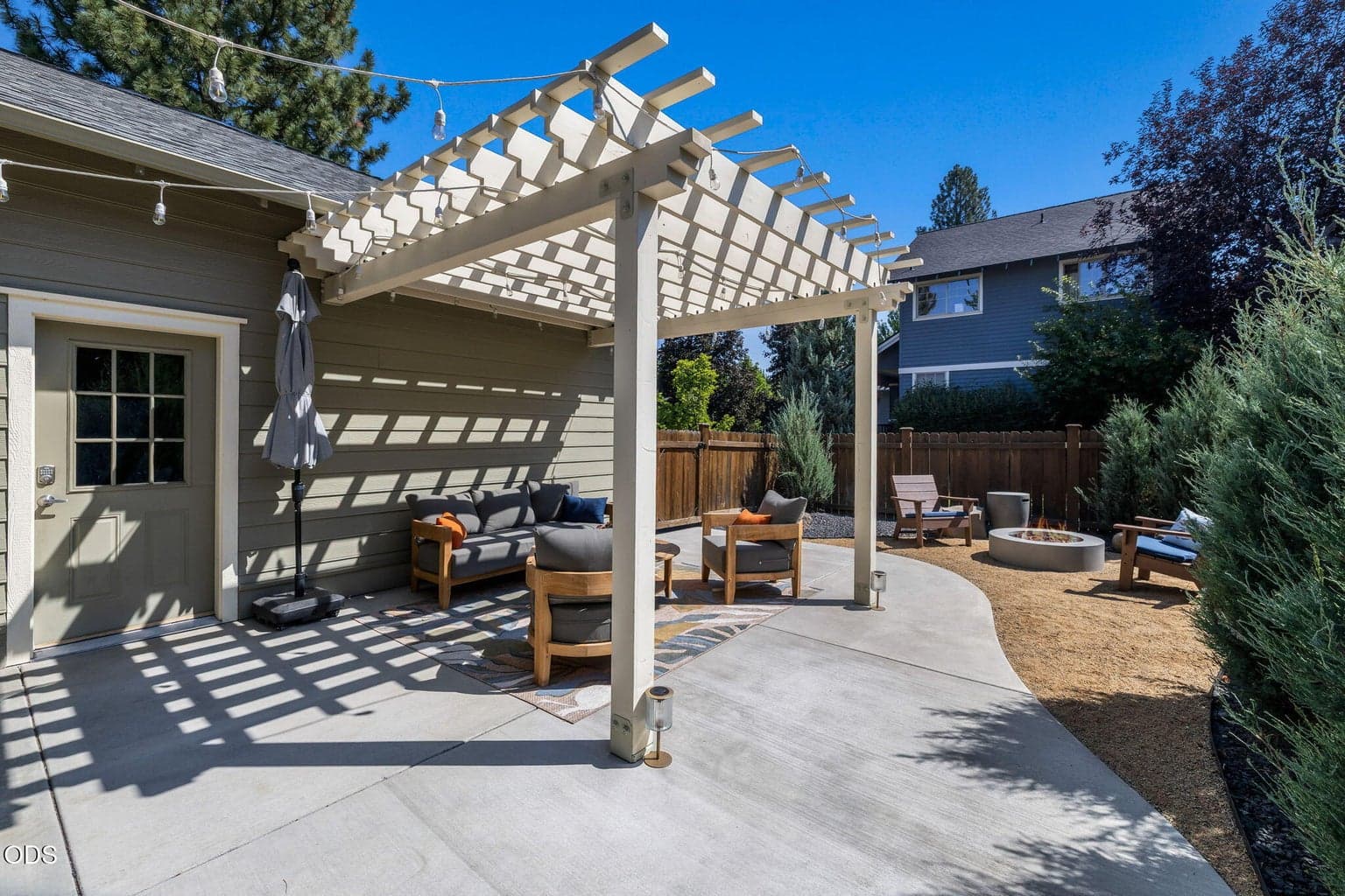 Photo of 762 NW Mount Washington Drive 22 of 32