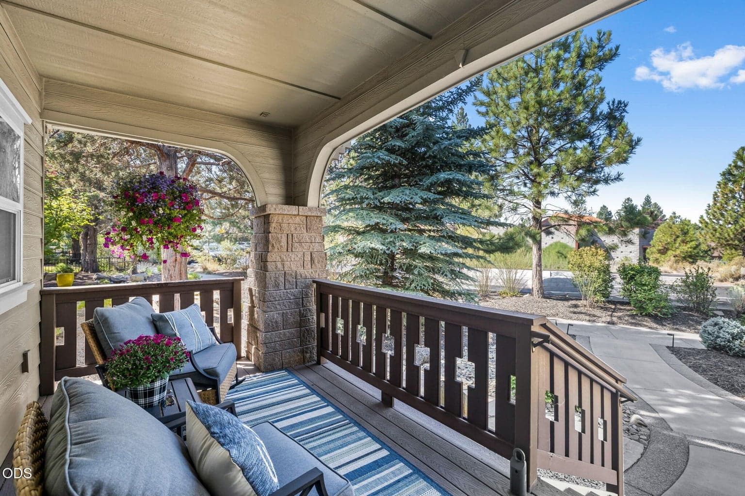 Photo of 762 Mount Washington Drive 3 of 32
