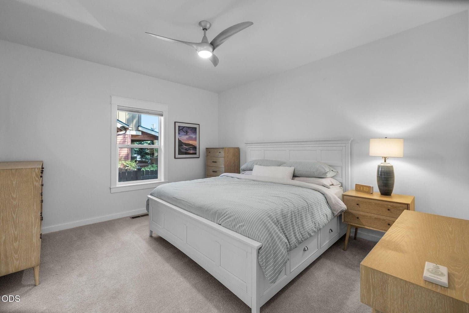 Photo of 762 NW Mount Washington Drive 13 of 32