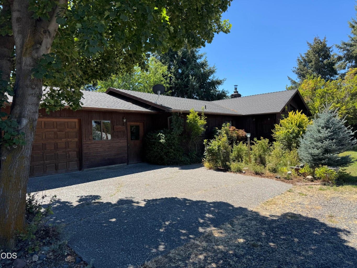 Photo of 566 NW Reata 2 of 35