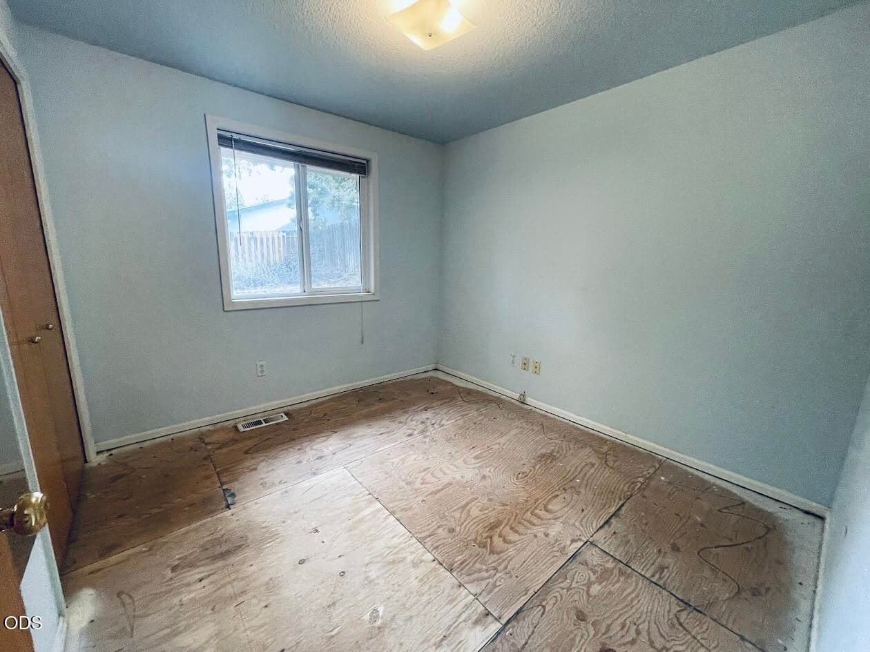 Photo of 2026 NE Hall Circle 19 of 35