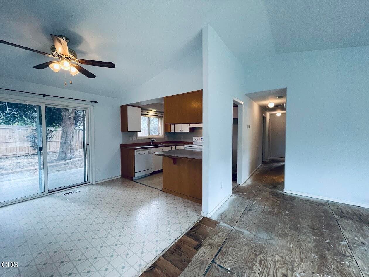 Photo of 2026 NE Hall Circle 14 of 35