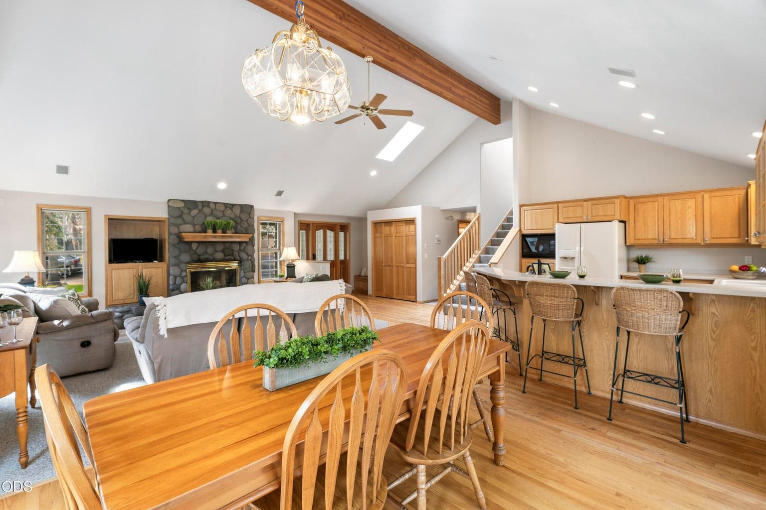 Photo of 17900 Red Cedar Lane 5 of 24